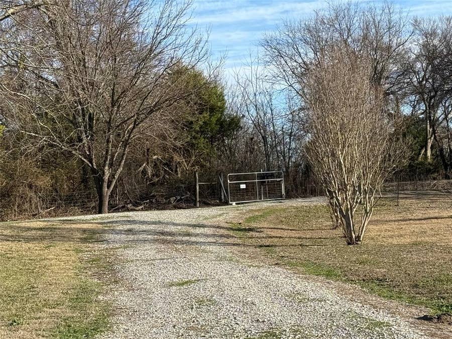 Property photo for 7187 County Road 1037, Blue Ridge, TX