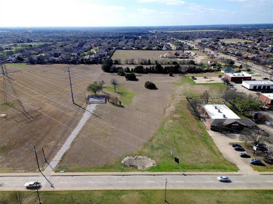 Property photo for 1226 W Belt Line Road, DeSoto, TX