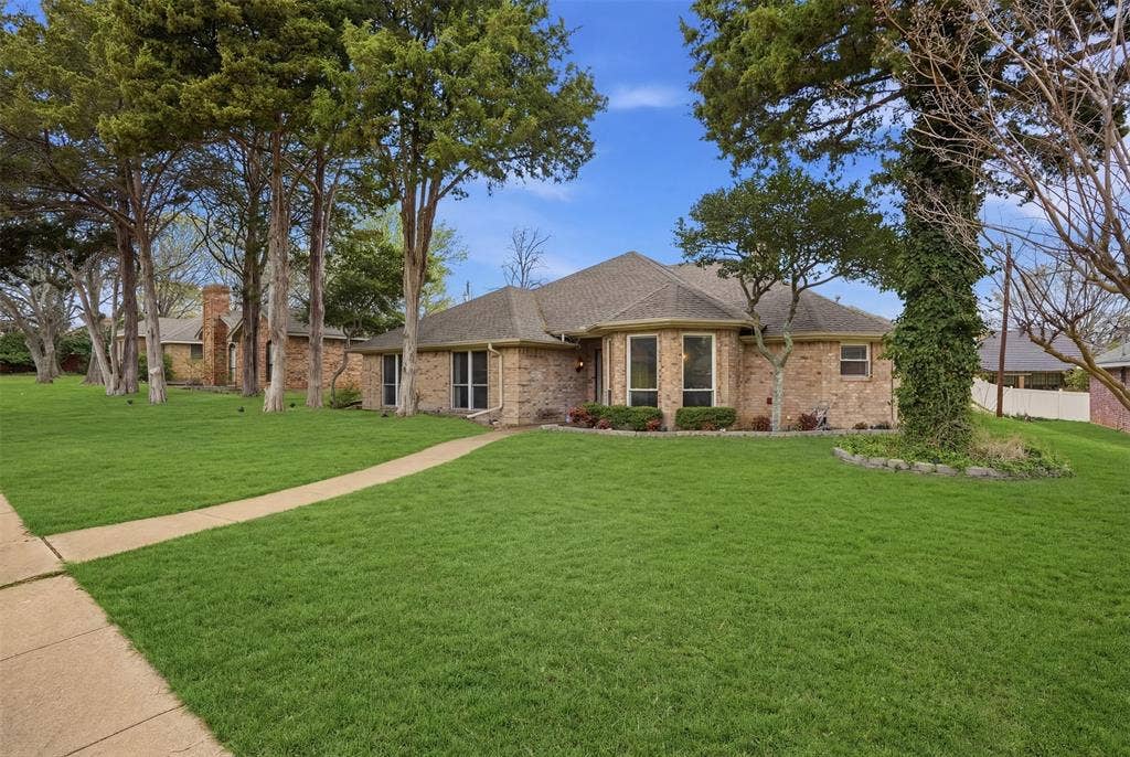 411 Whispering Hills Drive, Duncanville, TX 75137 411 Whispering Hills Drive, Duncanville, TX 75137