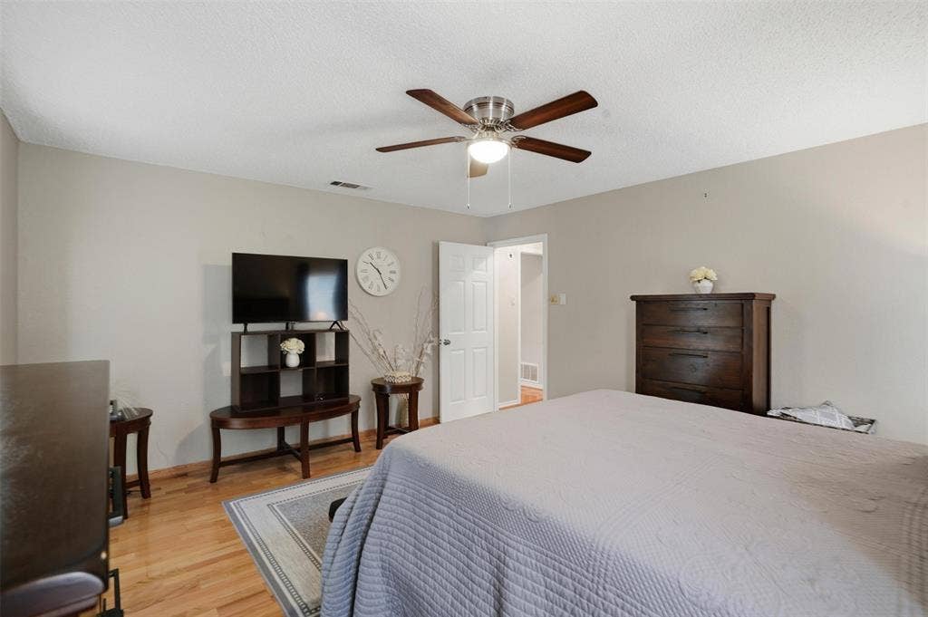 411 Whispering Hills Drive, Duncanville, TX 75137 411 Whispering Hills Drive, Duncanville, TX 75137
