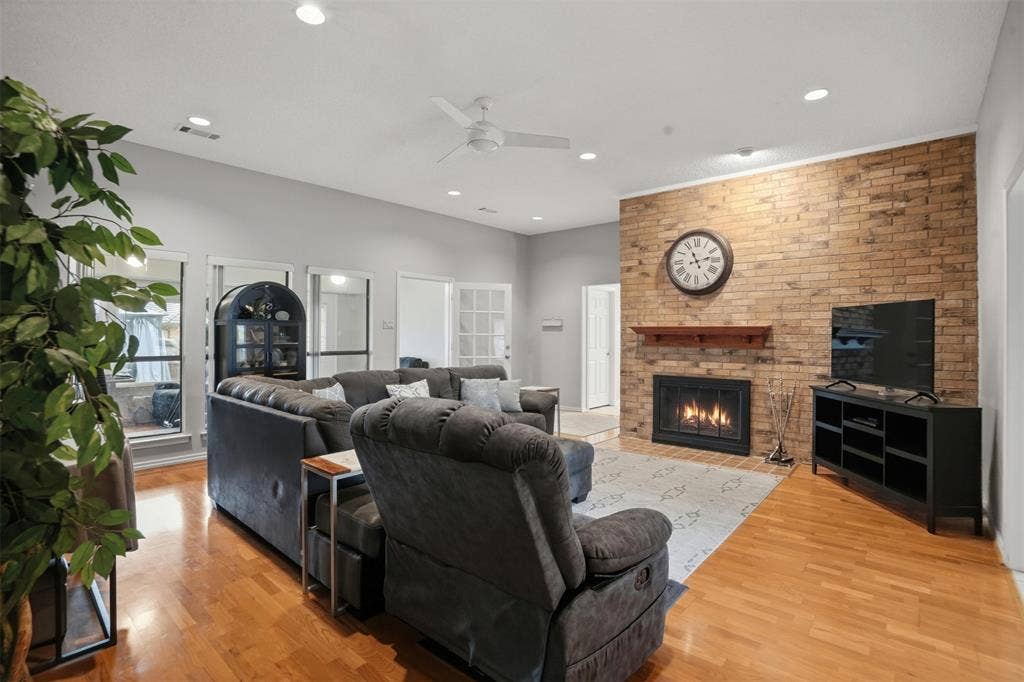 411 Whispering Hills Drive, Duncanville, TX 75137 411 Whispering Hills Drive, Duncanville, TX 75137