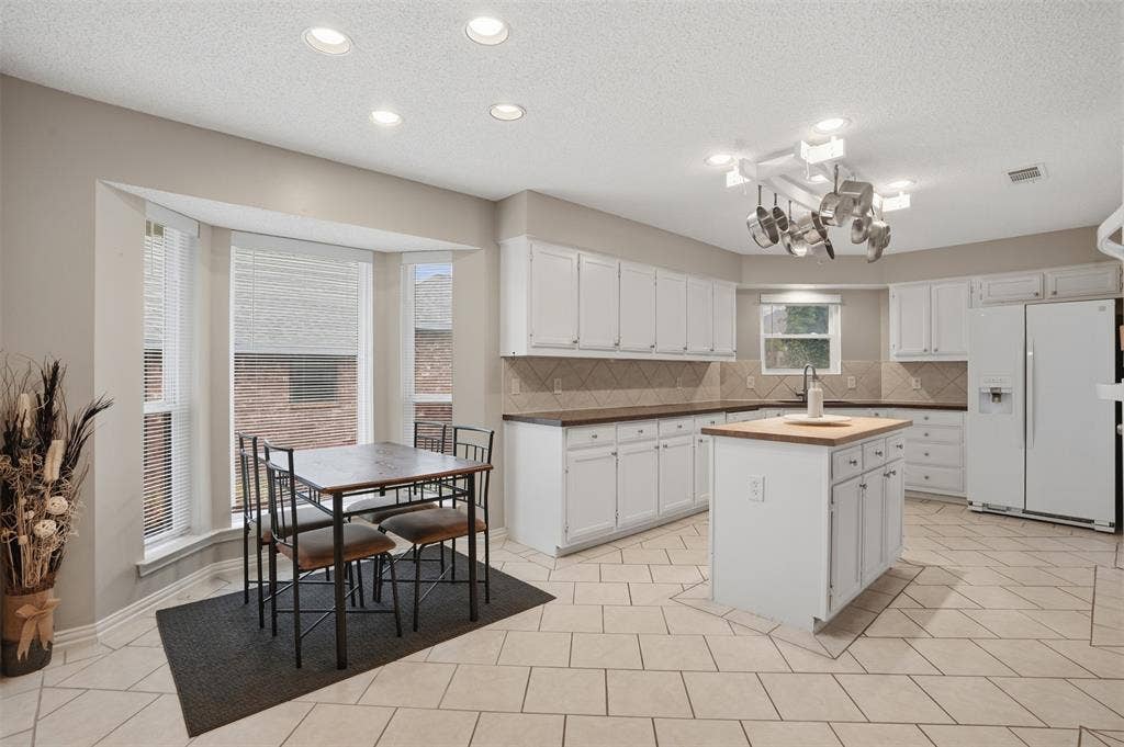 411 Whispering Hills Drive, Duncanville, TX 75137 411 Whispering Hills Drive, Duncanville, TX 75137