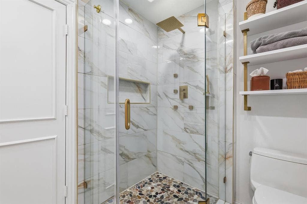 14917 Oaks North Drive, Addison, TX 75254 14917 Oaks North Drive, Addison, TX 75254