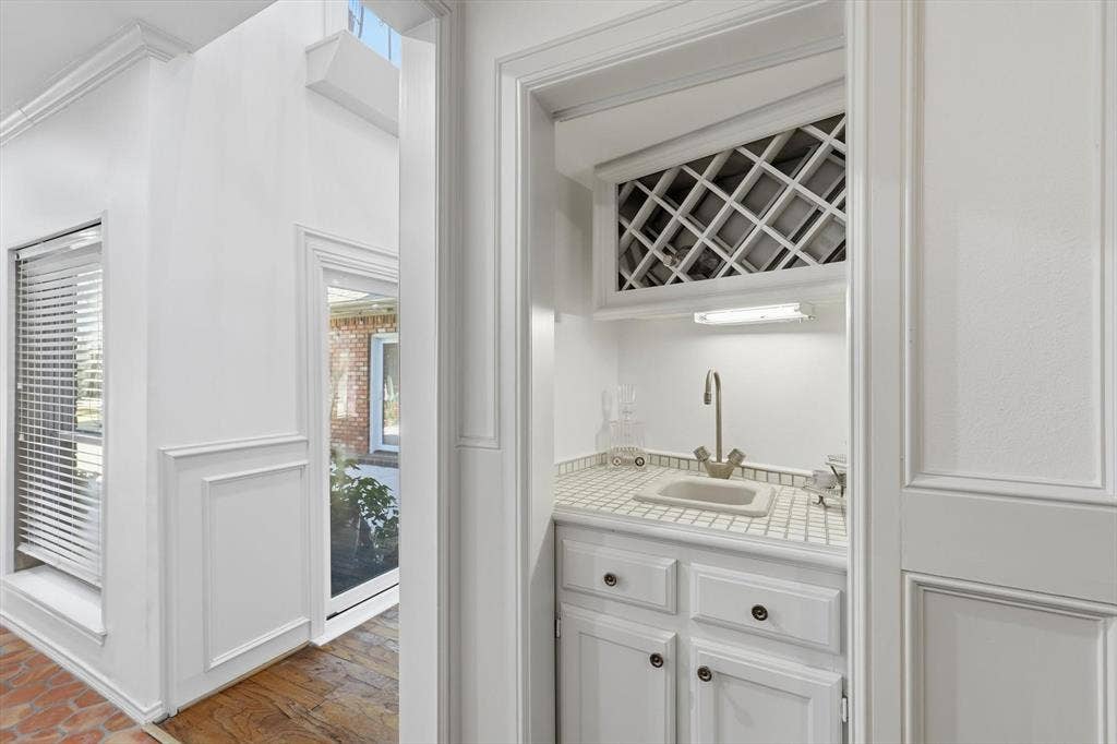 14917 Oaks North Drive, Addison, TX 75254 14917 Oaks North Drive, Addison, TX 75254