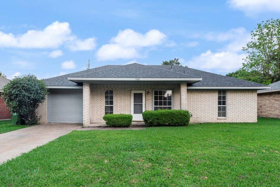 Property photo for 506 Thomas Trail, Seagoville, TX
