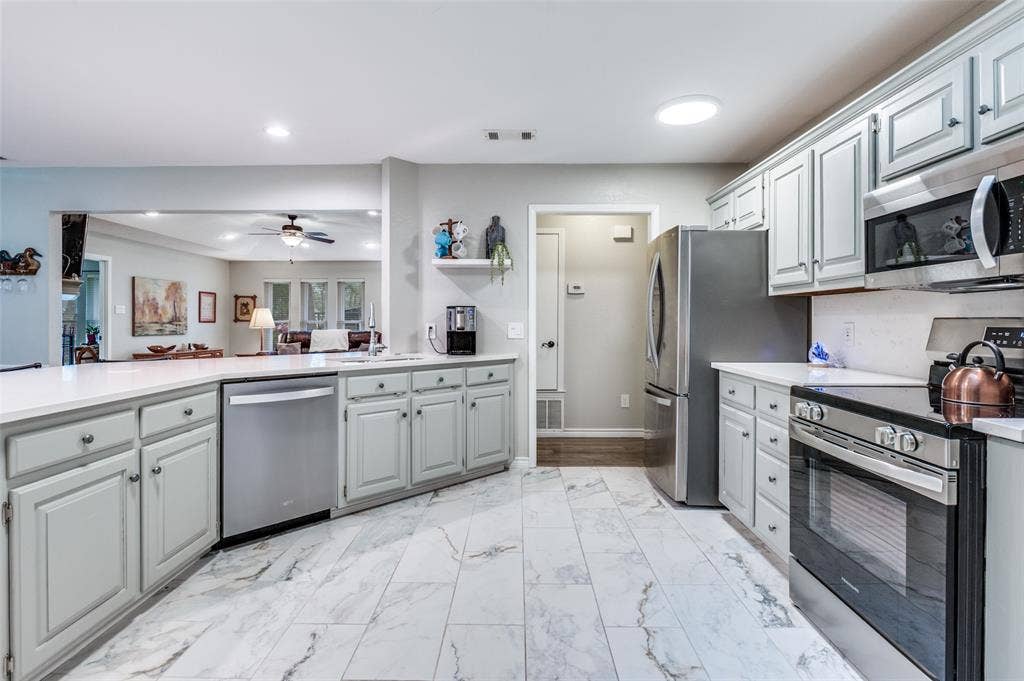 5 Huckleberry Lane, Star Harbor, TX 75148 Updated Kitchen