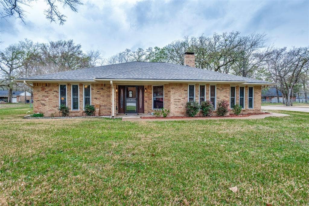 5 Huckleberry Lane, Star Harbor, TX 75148 Front Entrance - East Facing