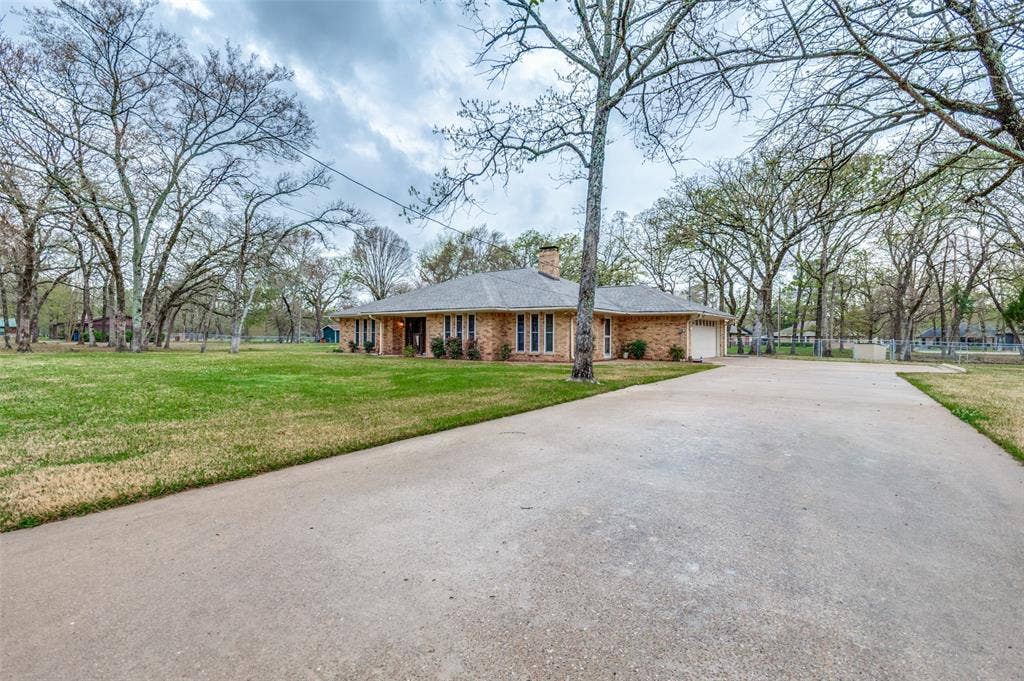 5 Huckleberry Lane, Star Harbor, TX 75148 Front of Home and Driveway