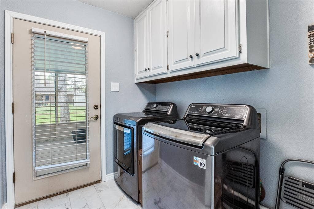 5 Huckleberry Lane, Star Harbor, TX 75148 Laundry Room with access to Screened Porch