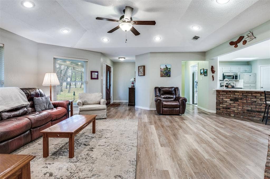 5 Huckleberry Lane, Star Harbor, TX 75148 Living Room facing Kitchen