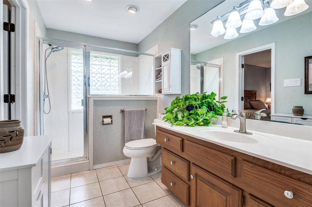 5 Huckleberry Lane, Star Harbor, TX 75148 Bathroom 2