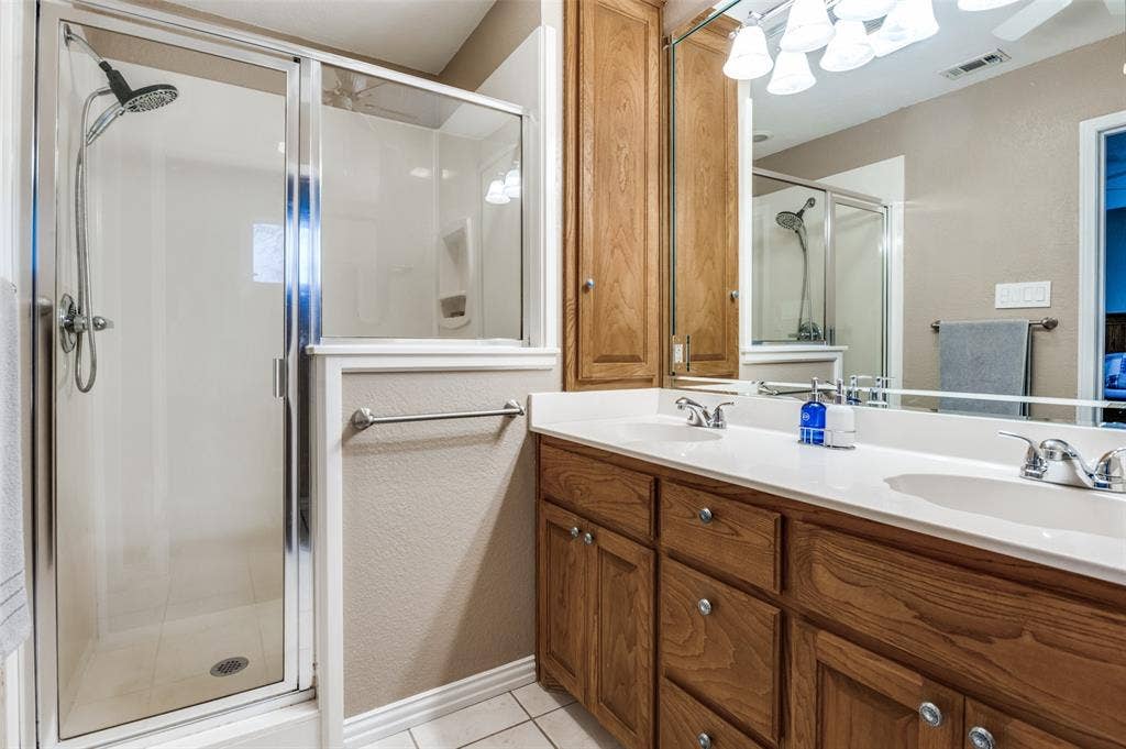 5 Huckleberry Lane, Star Harbor, TX 75148 Primary Bath