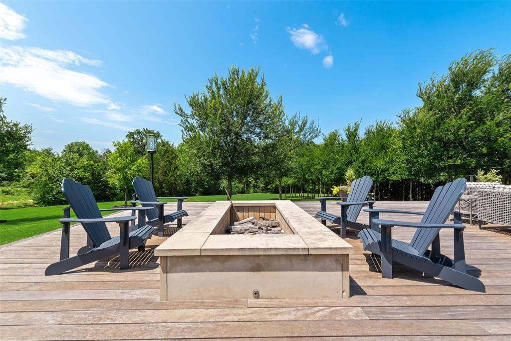 1501 The Rock, Rockwall, TX 75087 FIREPIT LOUNGE