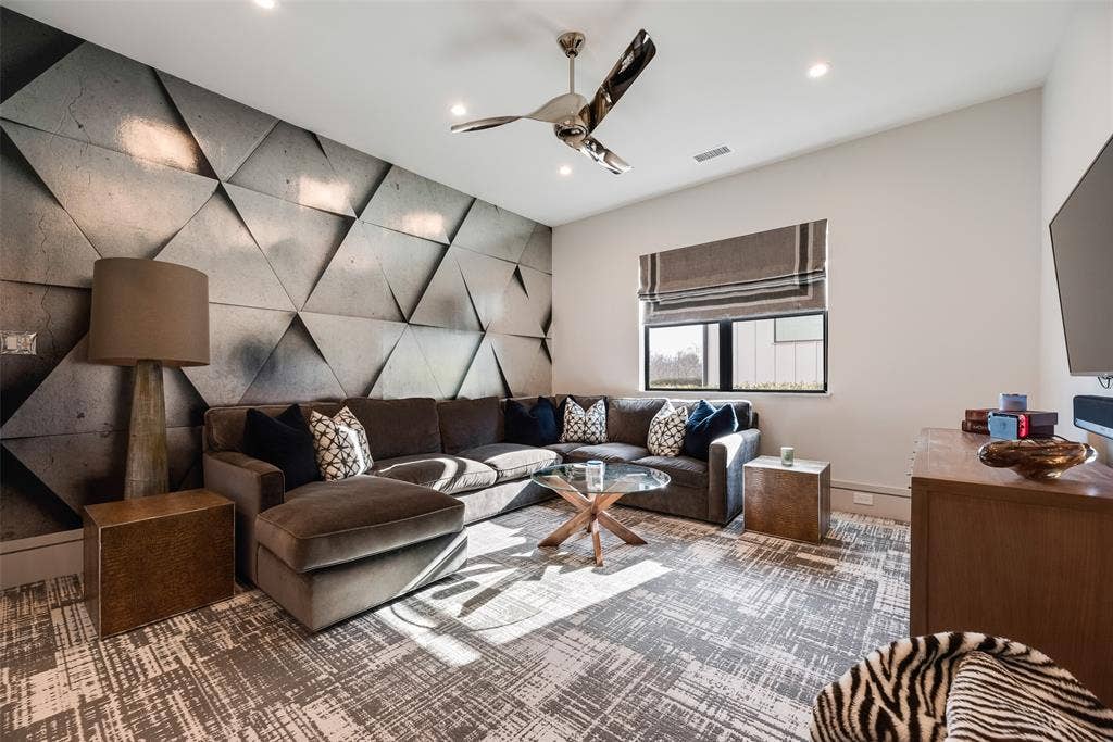 1501 The Rock, Rockwall, TX 75087 Media + workspace