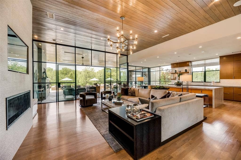 1501 The Rock, Rockwall, TX 75087 GRAND ROOM THE HEART OF THE HOME