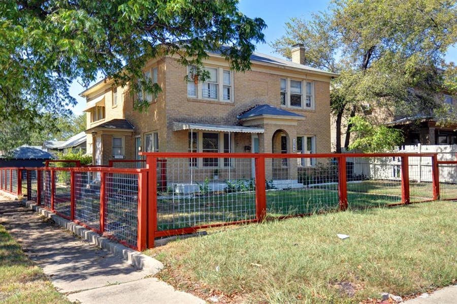 Property photo for 2844 Travis Avenue, Fort Worth, TX