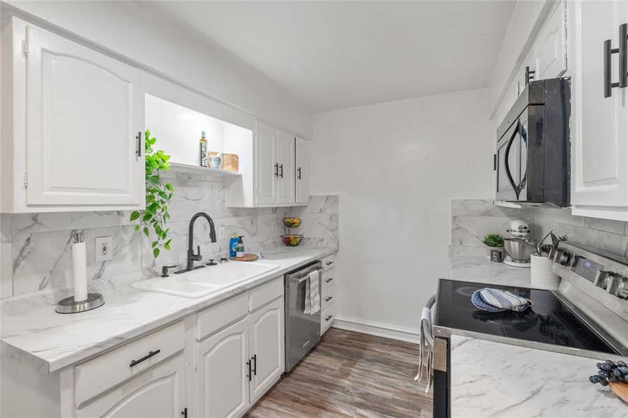 Property photo for 12748 Burninglog Lane, Dallas, TX