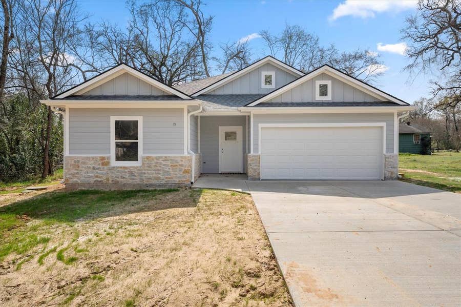 Property photo for 114 Granada Street, Payne Springs, TX