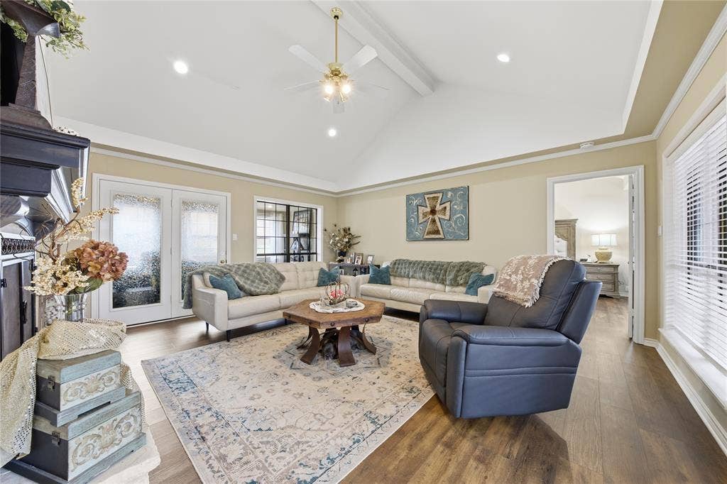 820 Torribrooke Lane, Athens, TX 75751 Living area with wood finished floors, a ceiling fan, vaulted ceiling, and recessed lighting
