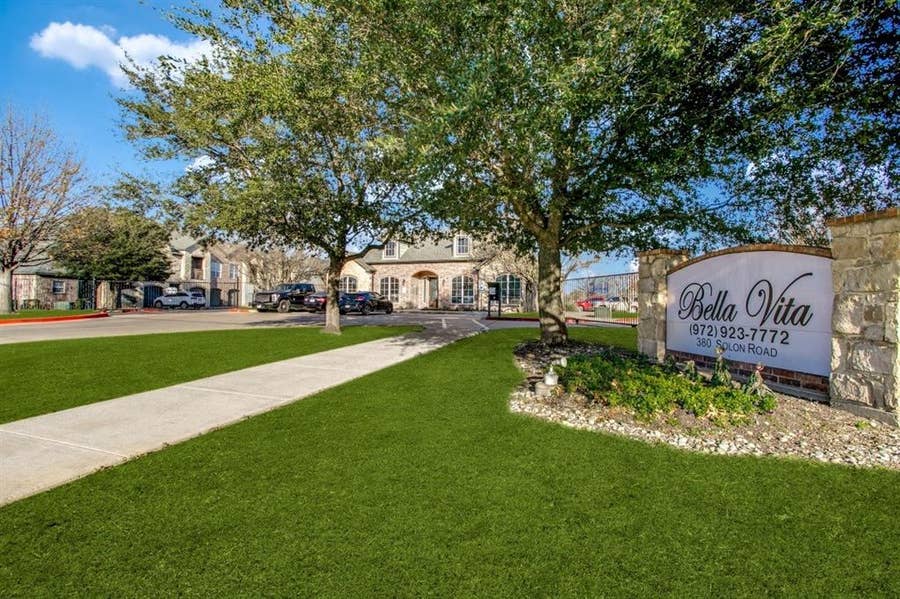 Property photo for 380 Solon Road, Waxahachie, TX