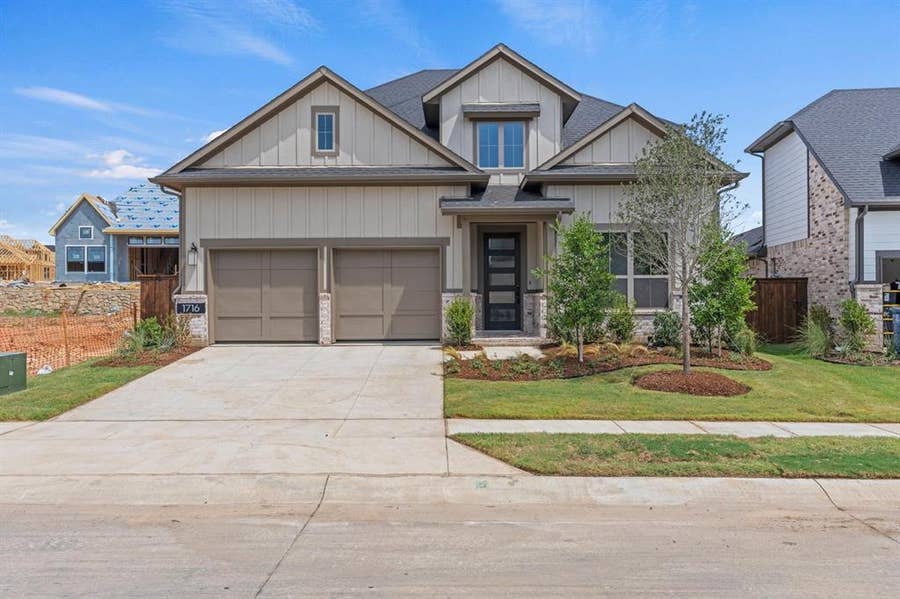 Property photo for 1716 Autumn Sage Drive, Argyle, TX
