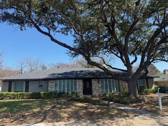 Property photo for 14922 Hillcrest Road, Dallas, TX