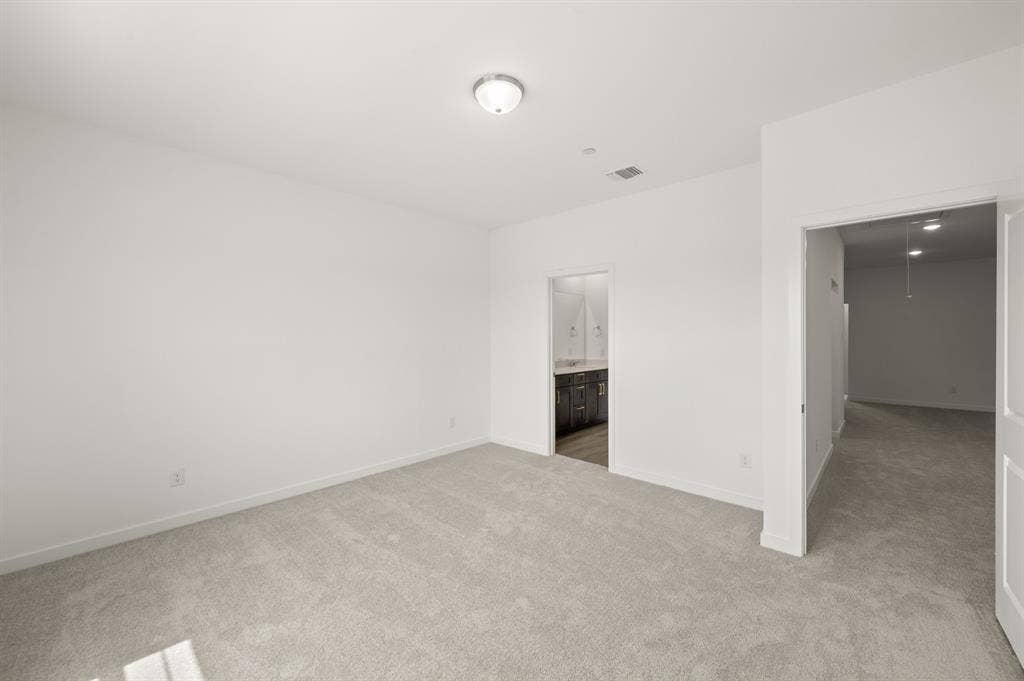 5704 Lakeview Drive, Watauga, TX 76148 5704 Lakeview- Primary Suite-2