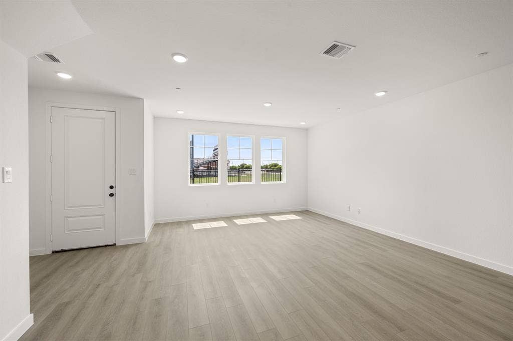 5704 Lakeview Drive, Watauga, TX 76148 5704 Lakeview- Living Room-1