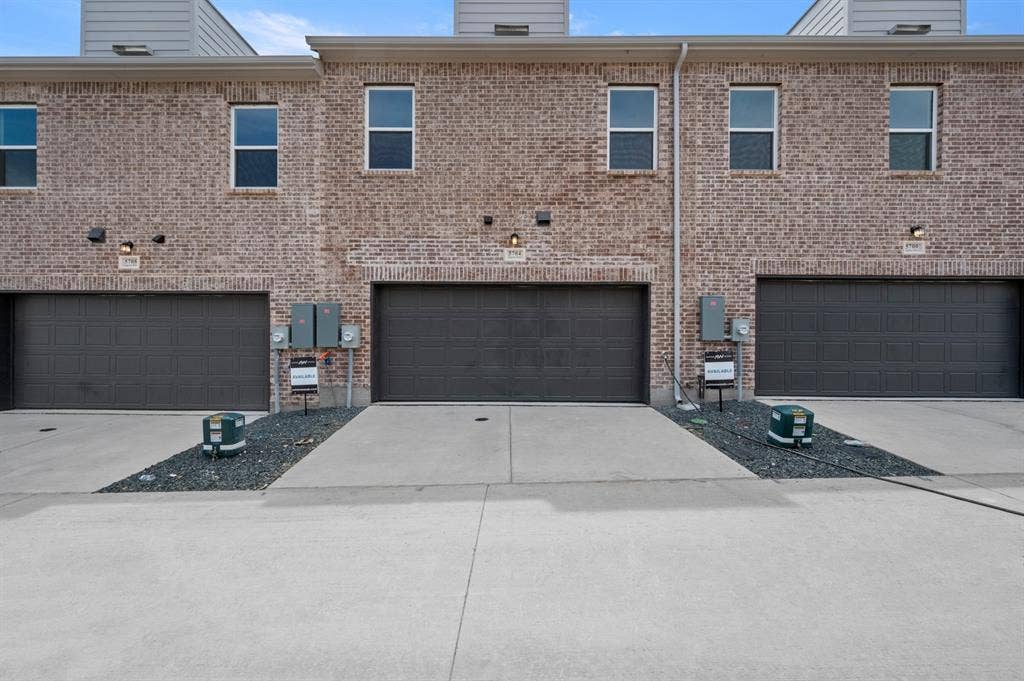 5704 Lakeview Drive, Watauga, TX 76148 5704 Lakeview- Back-1
