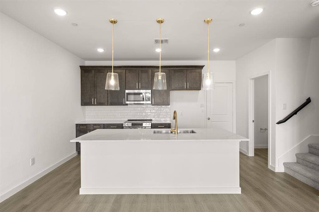 5704 Lakeview Drive, Watauga, TX 76148 5704 Lakeview- Kitchen-1