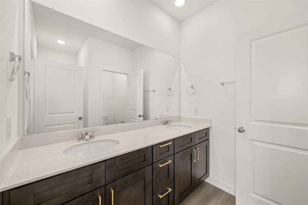 5704 Lakeview Drive, Watauga, TX 76148 5704 Lakeview- Primary Suite-4