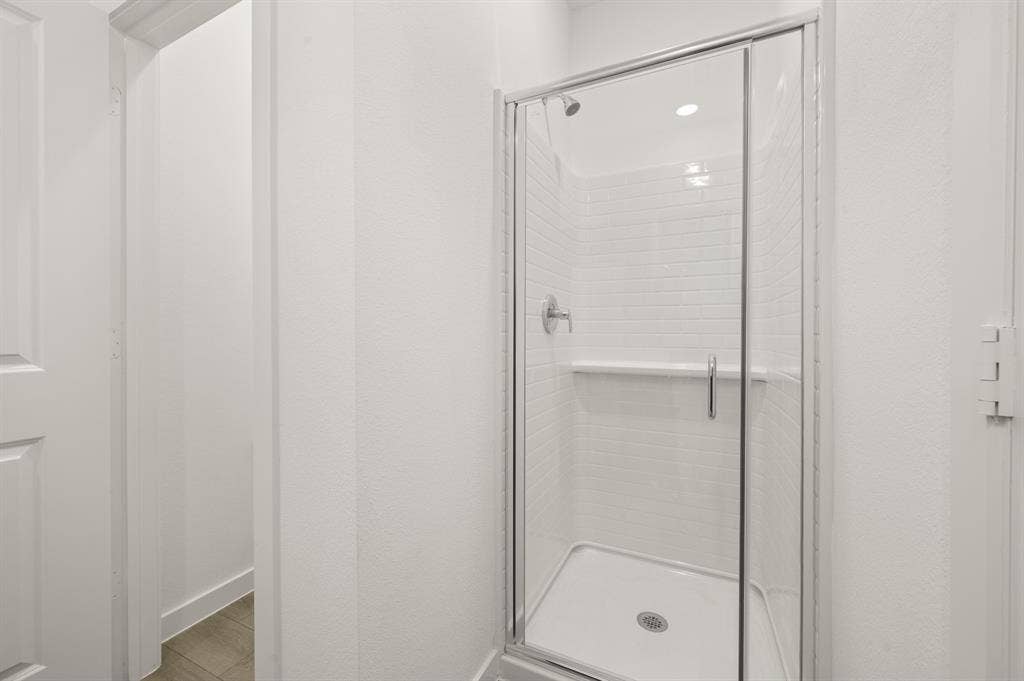 5704 Lakeview Drive, Watauga, TX 76148 5704 Lakeview- Primary Suite-5