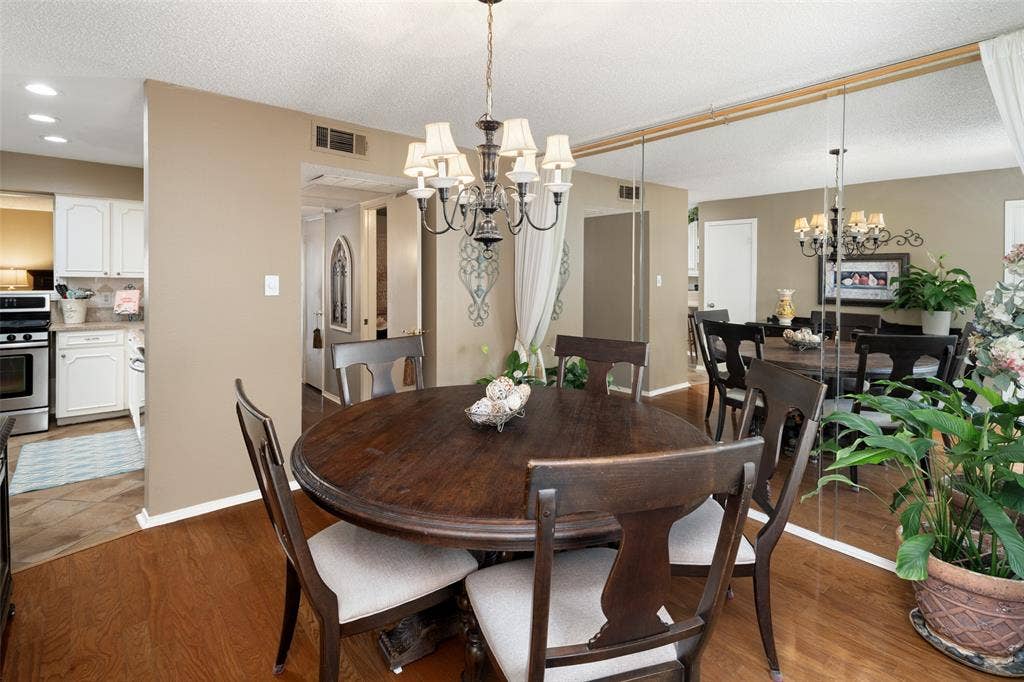 5915 Copperwood Lane, #1141, Dallas, TX 75248 Spacious Dining Room