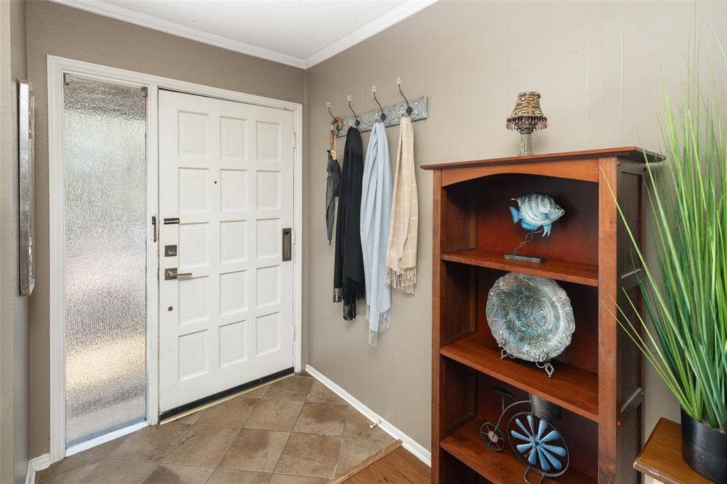 5915 Copperwood Lane, #1141, Dallas, TX 75248 Front Entry to Home