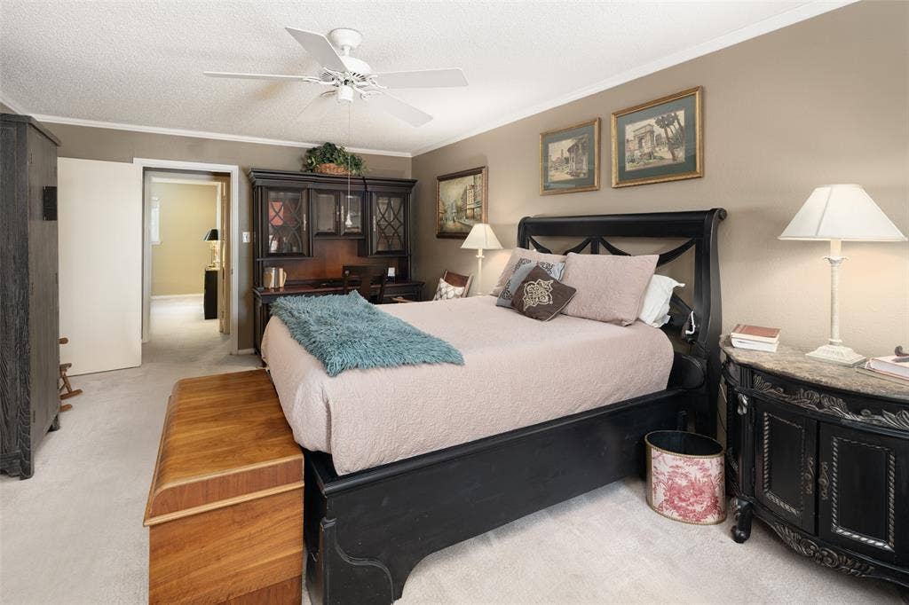 5915 Copperwood Lane, #1141, Dallas, TX 75248 Large Primary Suite w-Sitting, Desk, or Flex Area