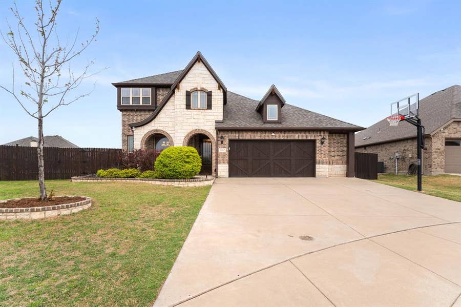 Property photo for 262 Firelight Drive, Waxahachie, TX