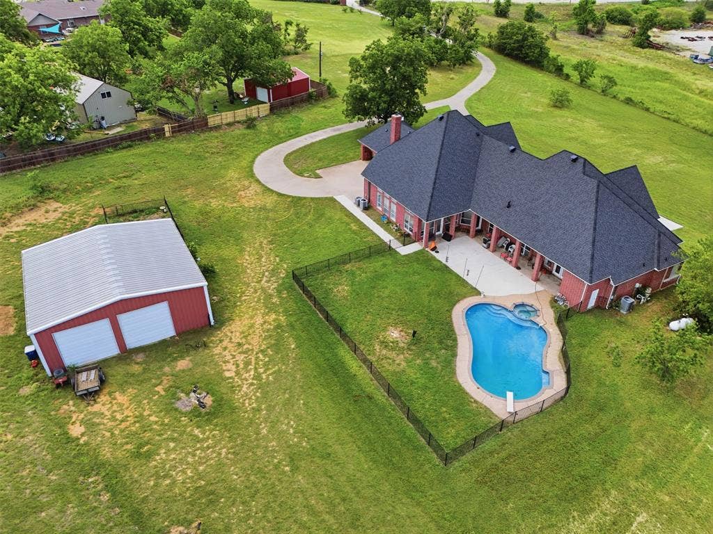 451 Land Of Goshen Drive, Springtown, TX 76082 Aerial view