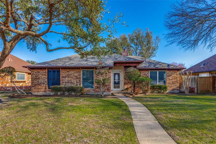 Property photo for 3814 Drakestone Avenue, Rowlett, TX