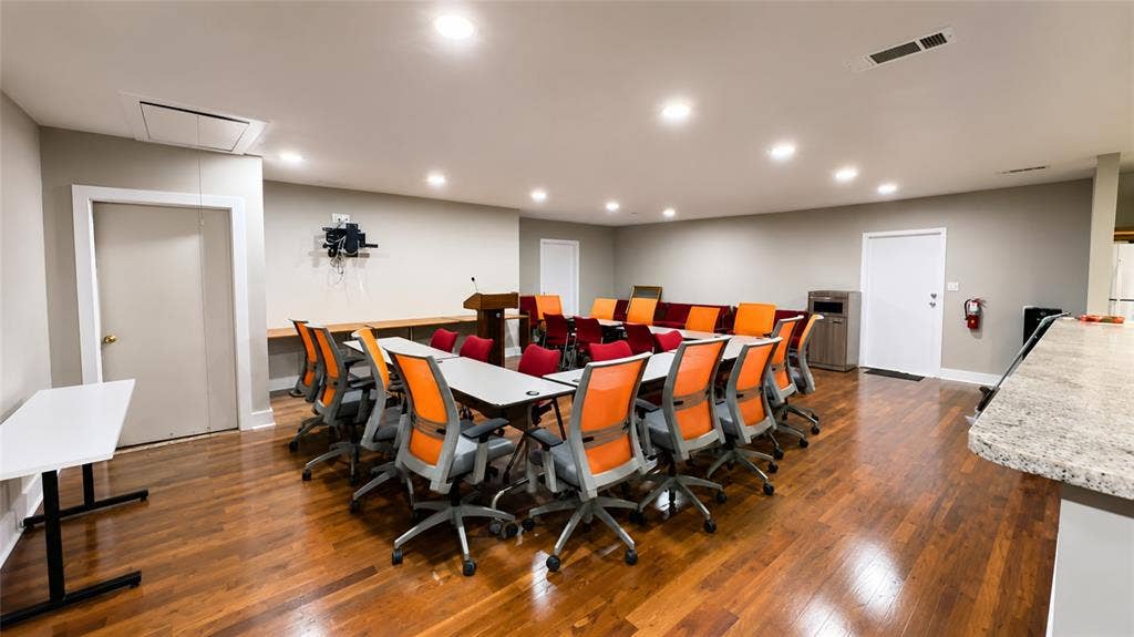 2519 S Denley Drive, Dallas, TX 75216 2519 S Denley Drive, Dallas, TX 75216