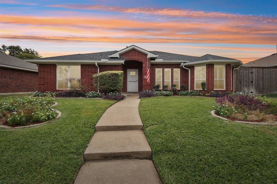 Property photo for 1708 Solitude Court, Allen, TX