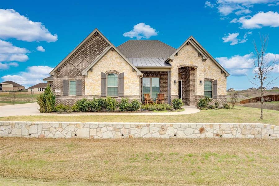 Property photo for 150 Highgate Drive, Venus, TX