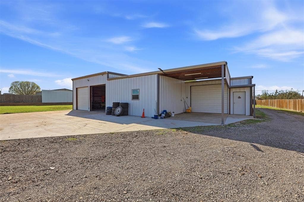 113 Mulkey Road, Waxahachie, TX 75167 113 Mulkey Road, Waxahachie, TX 75167