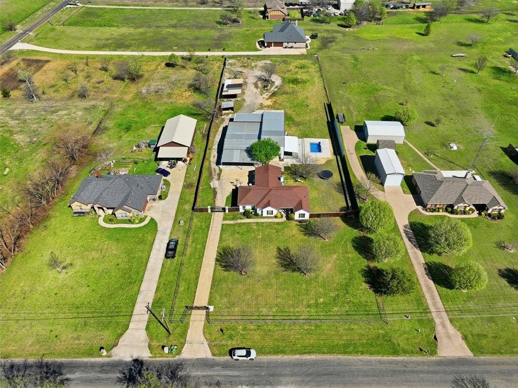 113 Mulkey Road, Waxahachie, TX 75167 Drone / aerial view