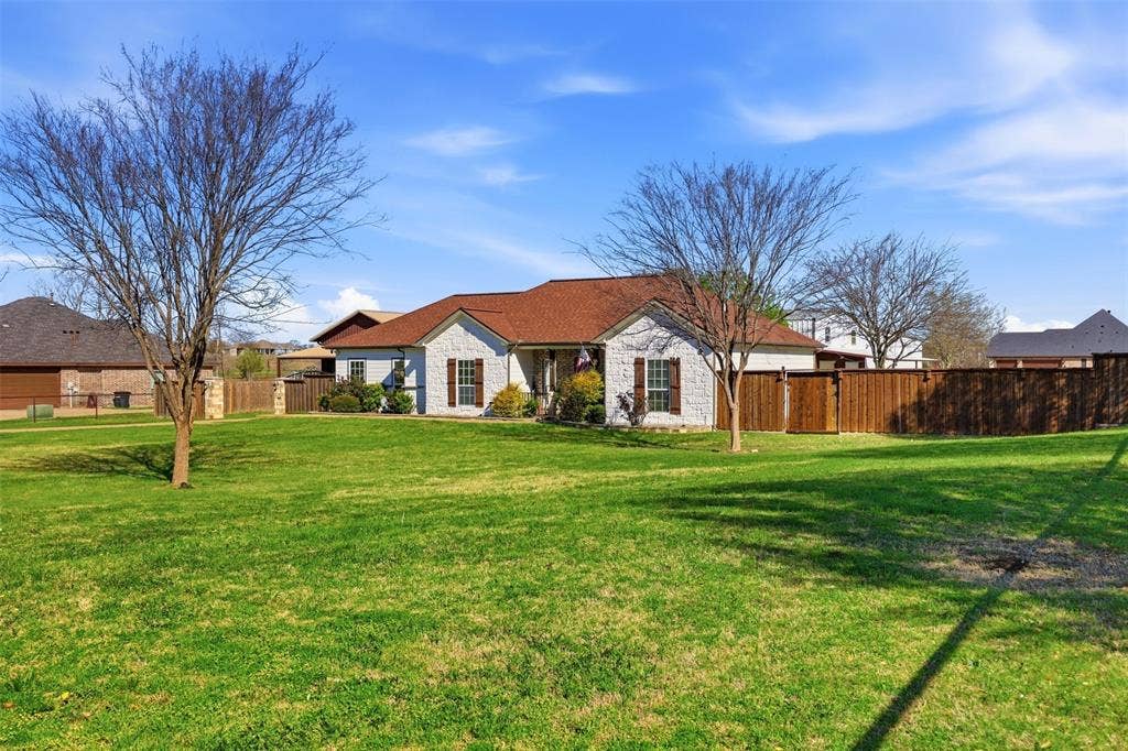 113 Mulkey Road, Waxahachie, TX 75167 View of ranch-style house