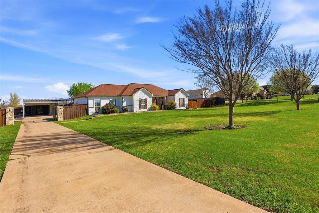 113 Mulkey Road, Waxahachie, TX 75167 View of ranch-style home