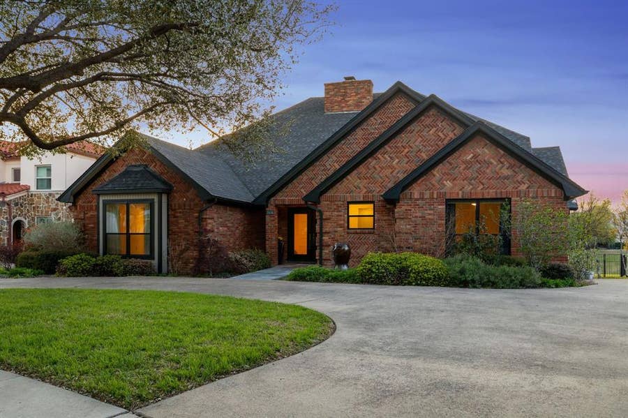 Property photo for 2636 Brookside Drive, Irving, TX