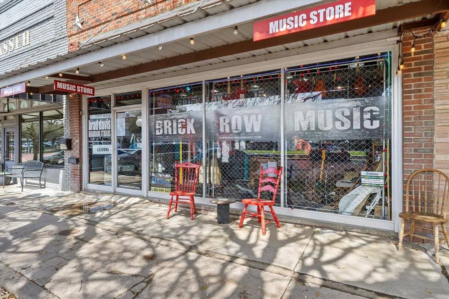 Property photo for 1132 Main Street, Commerce, TX