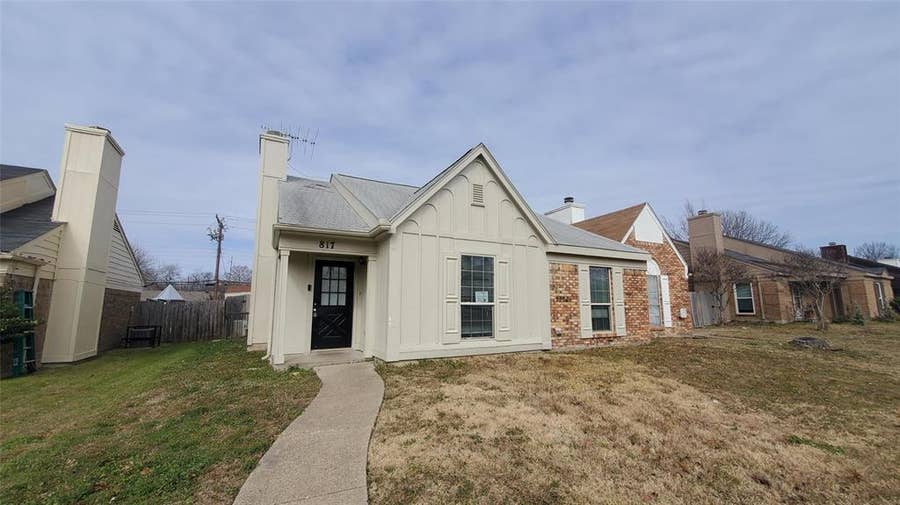 Property photo for 817 Denmark Drive, Mesquite, TX