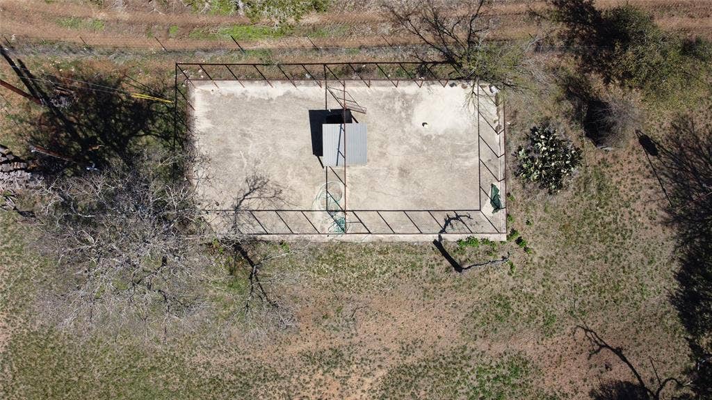 115 Woodland Road, Kerrville, TX 78028 115 Woodland Road, Kerrville, TX 78028