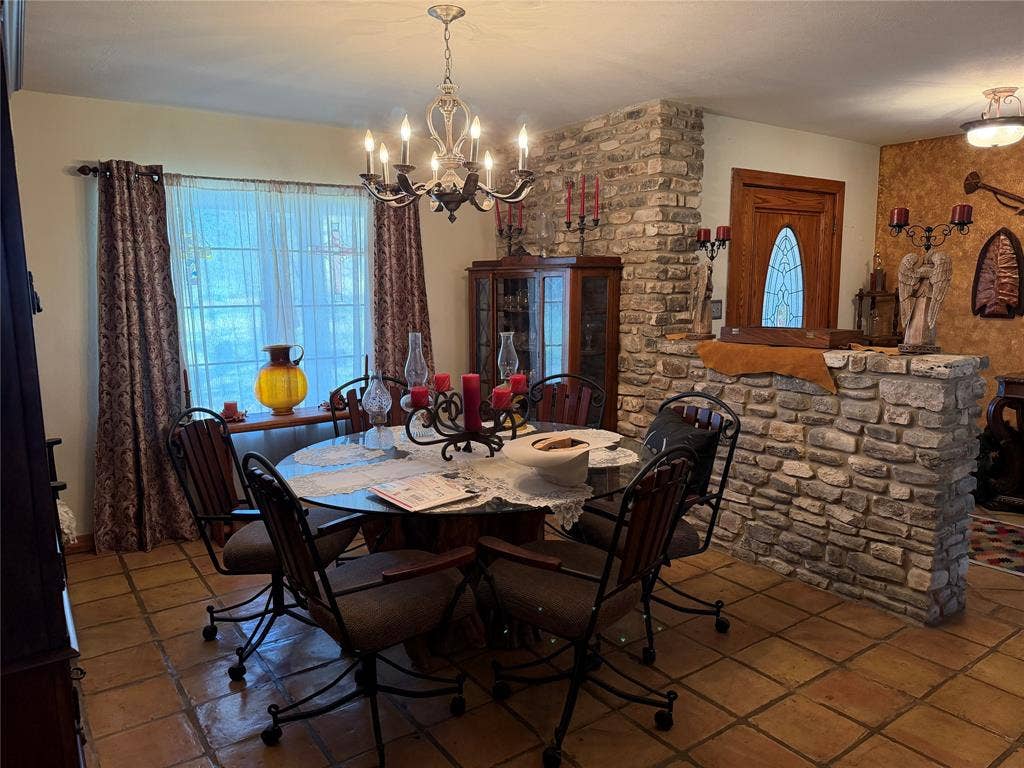 115 Woodland Road, Kerrville, TX 78028 115 Woodland Road, Kerrville, TX 78028